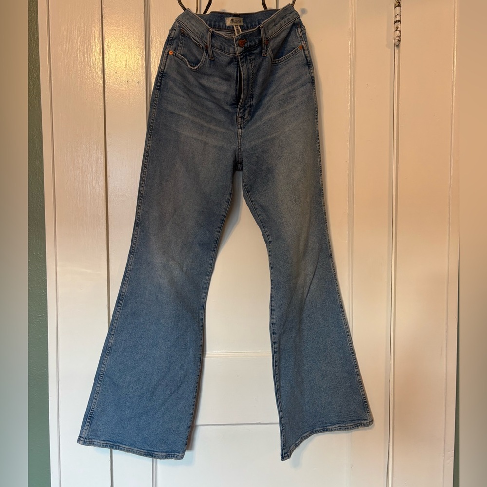 Light wash High-Rise Flared Jeans